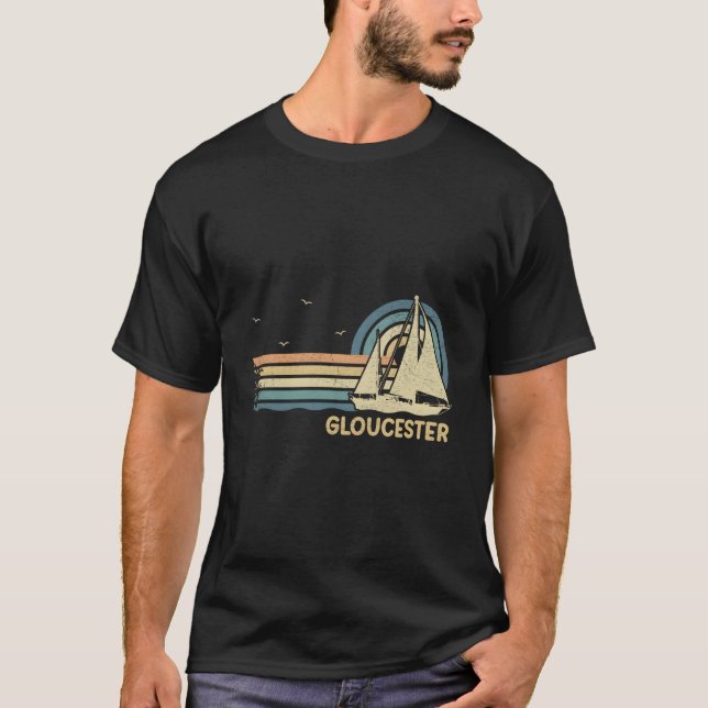 Gloucester Massachusetts Sailing Vacation Boating  T Shirt (Framsida)