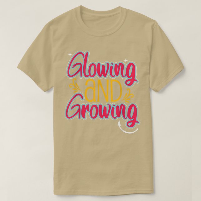 Glowing & Growing Funny Pregnant Mamma Gravid L T Shirt (Design framsida)
