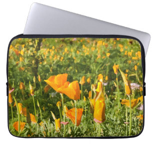 Glowing Poppy Patch Laptop Fodral
