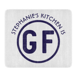 Gluten fri GF cirklar den marinblåa skärbrädan