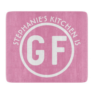 Gluten fri GF cirklar den rosa skärbrädan