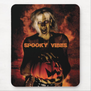 Gnisig häxa med pumpa. Halloween Musmatta