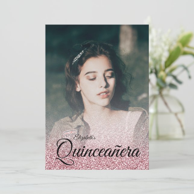 Gnistra för foto av Quinceanera i ro Glitter Inbjudningar (Stående Fram)