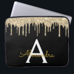 Gnistra Monogram för Svarta Guld Glitter Laptop Fodral<br><div class="desc">Black and Guld Faux Dripping Modern och Elegant Girly Glitter och Gnistra Elegant Monogram Fodral. Fodral kan anpassas så att det omfattar ditt första och första namn.</div>