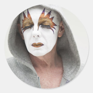 Gnistra Plenty in hoodie Runt Klistermärke