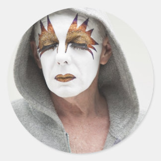 Gnistra Plenty in hoodie Runt Klistermärke