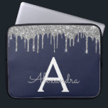 Gnistran Monogram för marinblått Silver Glitter Laptop Fodral<br><div class="desc">Faux-drivning i marinblått och Silver Modern och Elegant Girly Glitter och Gnistra Elegant Monogram Fodral. Fodral kan anpassas så att det omfattar ditt första och första namn.</div>
