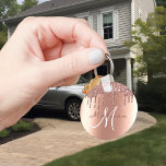 Gnistran Monogram Ro Guld Glitter Drives Nyckelring<br><div class="desc">Den här designen skapades genom digital grafik. Den kan vara personlig i det område som tillhandahålls genom att ändra fotot och/eller text. Du kan också anpassa den genom att klicka för att anpassa ytterligare alternativ och ta bort eller ändra bakgrunden i färg, lägga till text, ändra texten färg eller stil...</div>