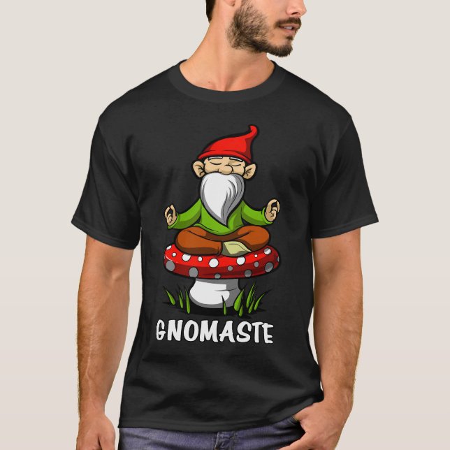 Gnomaste Yoga Gnom T Shirt (Framsida)
