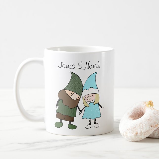 Gnome Couple personlig-gåva med eget namn Kaffemugg (Med munk)