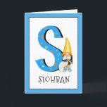 Gnome Kids Brev S Namn och Birthday Hälsning Kort<br><div class="desc">Om du vill ändra färg i gräns klickar du på "anpassa". När du lägger till namn och åldern på en födelsedagsflicka eller pojke till vårt gnommonogramkort, skapar du en engångsföreteelse, speciellt tillverkad barnfödelsedag hälsning. Att sitta bredvid det stora blå brev med gult- och orange stjärnor och spiral är en av...</div>