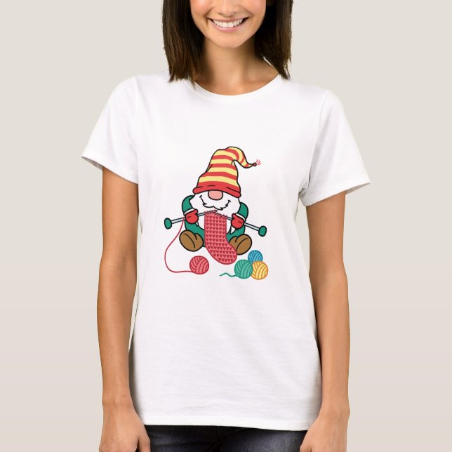 Gnome Knitting Cute Knitter Gift Nordic Gnomes T Shirt (Framsida)