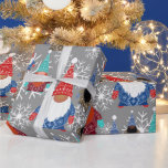 Gnome Snowflake Illustrations jul Mönster Presentpapper<br><div class="desc">Den här söta och festliga mönster-julen i helgdag är perfekten som du kan ge dig själv, dina vänner och din familj. Den har tre olika genomer med julklapp Nordic och Fairisle sweaters, hattar, handskar och stövlar med vitt snöflingor ovanpå en enkel grått-bakgrund. Färg omfattar svart, vit, tan, röd, teal grönt,...</div>