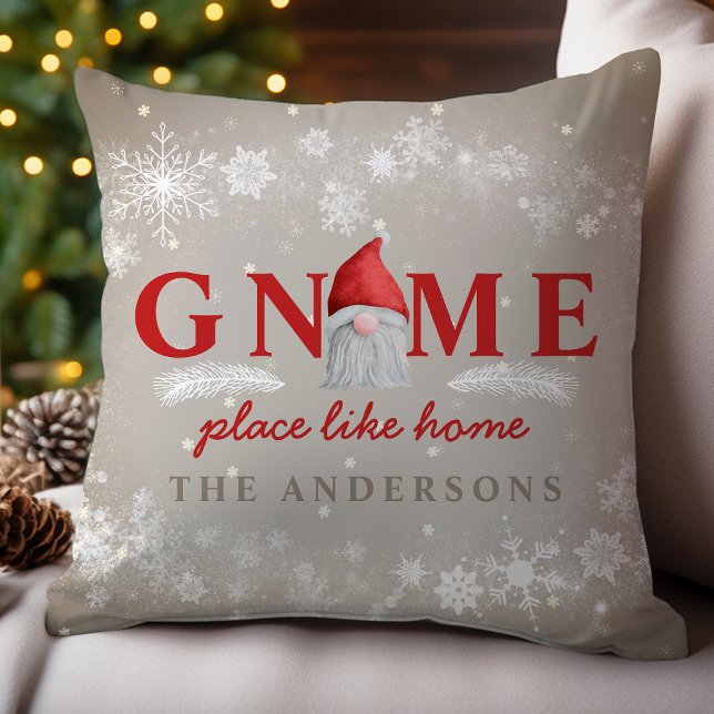 Gnome Ställe som Home Personlig Family Kudde (Skapare uppladdad)