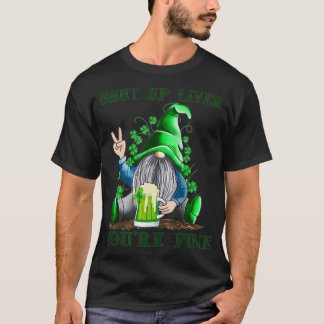 Gnomes dricker Saint patrick och lyft upp levern. T Shirt