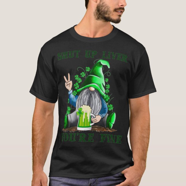Gnomes dricker Saint patrick och lyft upp levern. T Shirt (Framsida)