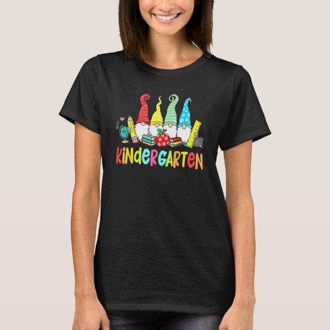 Gnomes Kindergarten Crew First Day Teacher Back To T Shirt (Framsida)
