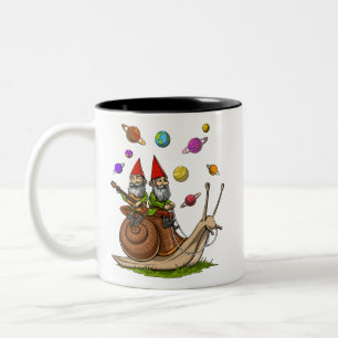 Gnomes Riding Snigel Två-Tonad Mugg