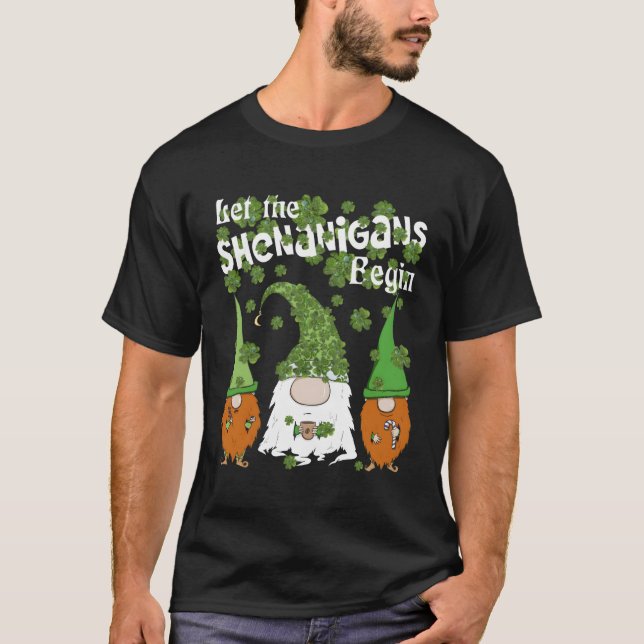 Gnomes Shamrock Let Shenanigans Begin St Patricks T Shirt (Framsida)