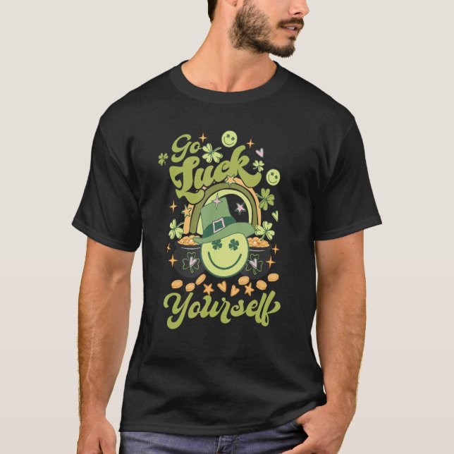 Go Lucky YourSelf Retro Happy Face Pot Of Gold Pat T Shirt (Framsida)