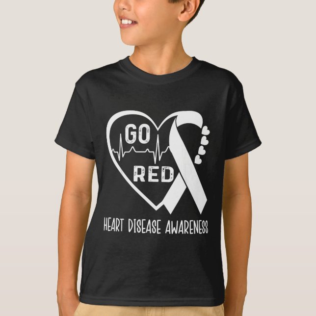 Go Red - February American Heart Health Month Awar T Shirt (Framsida)