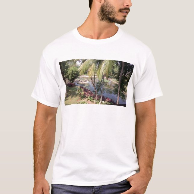 Goa Indien Trädgård Tee Shirt (Framsida)