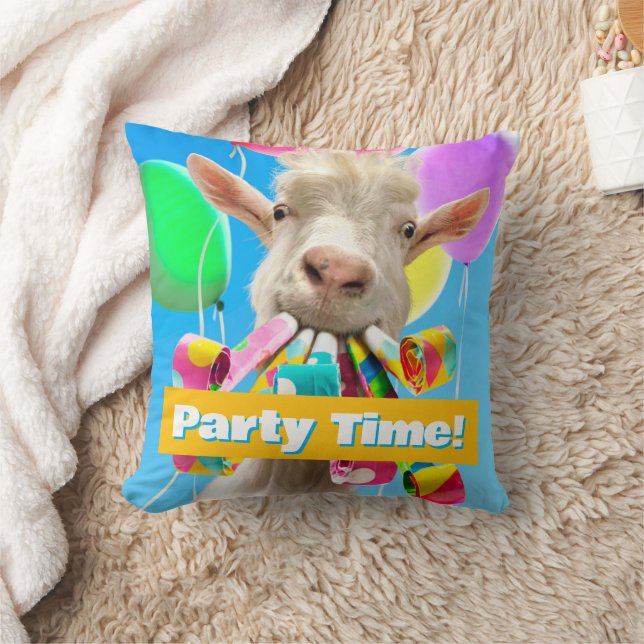 Goat with Party Blowers Kudde (Filt)