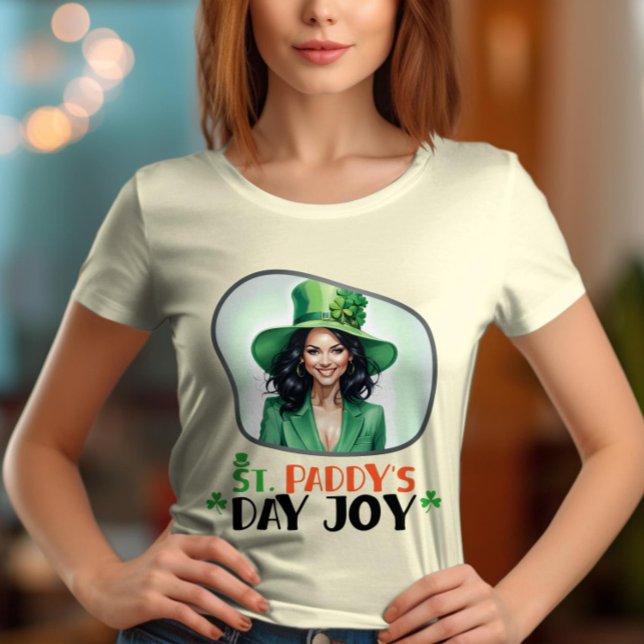 God dag - Grönt Attire-affären i Paddy's T Shirt (Skapare uppladdad)