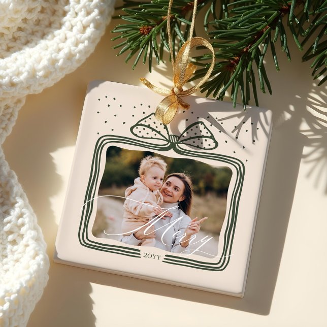 God Elegant Julblocket Photo Keepsak Julgransprydnad Keramik (Merry Script Elegant Christmas Bow Photo Keepsake Ceramic Ornament)