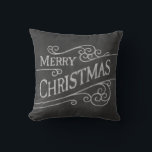 God jul Chalkboard Helgdag Cushion Kudde<br><div class="desc">En handskisserad ritbordsdesign,  accentuerar ett enkelt God jul,  tittar en dyna på den här vintagen och skapar den som ett tillbehör till perfekten för din hemdekoration under helgdagarna.</div>