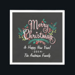 GOD JUL CHALKBOARD HOLLY AND GRENAR PAPPERSSERVETT<br><div class="desc">GOD JUL & GOTT NYTT ÅR | Ljusa och färglösa handdragna krita konst stil säsong-helgdag pappra blöjor med avslappnad handskriven retrotypografi, luddig vinter-grenar och lövkrans med lagerkrans och löv i rött, vitt och gräs. Anpassa den med ditt namn eller anpassningsbar hälsning. Klicka på Anpassa om du vill ändra bakgrunden färg...</div>