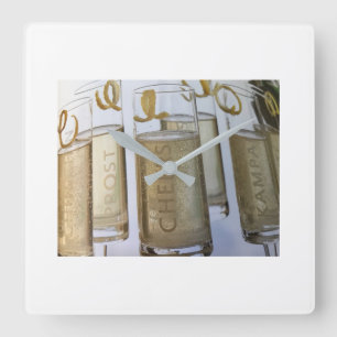 **GOD JUL "CHEERS COCKTAIL" CLOCK FYRKANTIG KLOCKA