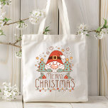 God jul Cute Whimsitive Festive Santa Tygkasse<br><div class="desc">God jul Cute Whimsical Festive Santa Helgdagar Tote bags har en söt,  vismisk tomt accentuerad med Julgranar,  snöflingor,  julklapp och ljus och holly med texten "God jul" i modern typografi. Perfekt som en gåva till familj och vänner till jul och helgdagar. Skapat av Evco Helgdagars www.zazzle.com/store/evcoholidays</div>