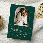 God jul elegant-skriptfamiljfoto julkort<br><div class="desc">Elegant snyggt God jul faux guld klassiskt calligraphy script family grönt card med anpassningsbar personlig text på båda sidor. NOTERAR att bakgrunden till färg är redigerbar. Du kan ändra den efter att ha valt alternativet CUSTOMIZE nedåt under menyn PERSONALISERA IT. Om du inte lätt kan ändra det ber du Zazzle...</div>
