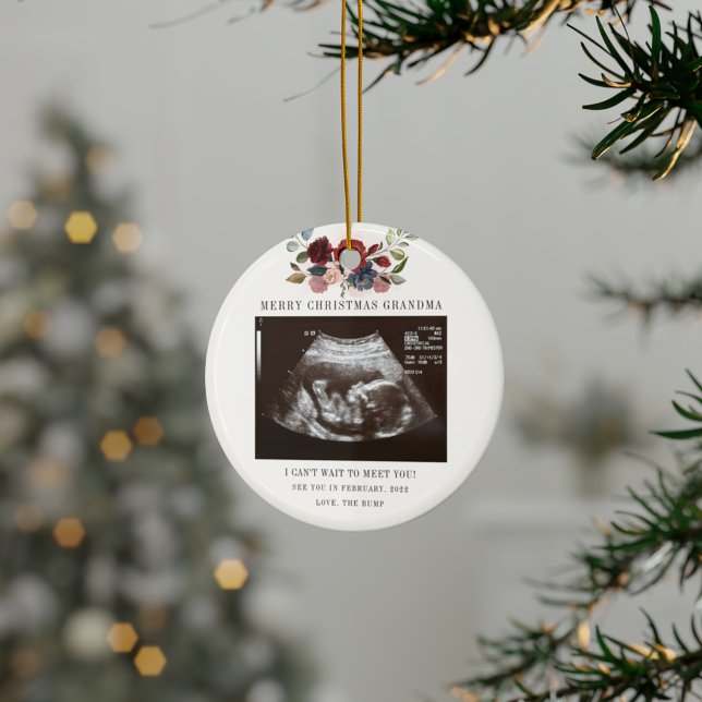 God jul Grandma Blommigt Ultrasound Photo Julgransprydnad Keramik (Burgundy Floral Sonogram Grandma Keepsake Ceramic Ornament)