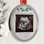 God jul Grandma Gravid Notice Julgransprydnad Metall<br><div class="desc">Det är alltid en bra att  den spännande nyheten med närmaste och djupaste. Perfektens julklapp för mormor att vara med ultraljudsfoto. Anpassa den här unika visningen,  lägg till dina uppgifter och berätta för alla om de speciella nyheterna. Underbar gåva till nya föräldrar och babyduschar.</div>