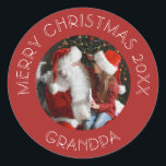God jul Grandpa | Santa Red Photo Runt Klistermärke<br><div class="desc">Farfar kommer att kärlek den här presentklistermärket med sitt favoritfoto och ett god jul-meddelande runt kant. Om du vill ändra fotot och meddelandet klickar du på knappen Anpassa.</div>
