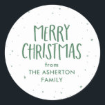 God jul grönt stjärnor, personlig-gåva runt klistermärke<br><div class="desc">God jul! Den här grönten och den vita helgdag-presentklistermärket är en roligt och en feg beröring för hela Julklapp. Med handritade stjärnor och punkter tillsammans med ett "God jul" har denna enkla presentdesign också plats för anpassningsbar märkre. Hitta matchande presentfigursättning och fotokort för helgdag, julprydnader och mycket annat i Mera...</div>