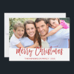 God jul Handskrivet fotokort för skript Julkort<br><div class="desc">God jul Hand har skrivit ut skriptfotokort. Bilden och texten i det här handskrivna penselskriptet kan uppdateras och anpassas med ditt foto och din familj namn. Detta kort visningar även familjen namn och ett guld-folie på baksidan av julkortet.</div>
