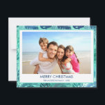 GOD JUL HAWAIEN TROPICAL BEACH PHOTO JULKORT<br><div class="desc">Blått och Grönt Turquise incandescent Faux Foil God jul Hawaiian Tropical Handflatan Löv Family Photo julcard. bild och familjen namn kan bytas ut mot detta enkla foto på stranden eller kusten av julfamiljen.</div>