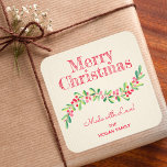 God jul Holly Berry Homemade Food Helgdag Baking Fyrkantigt Klistermärke<br><div class="desc">Skapa klistermärken för att märka julprodukter,  kakor,  godis,  mattor,  party favors och annat med en snyggt,  en modern vattenfärg av grönt och röda bär på en blek av elfenbensbakgrund i rand och ett meddelande med chic.</div>
