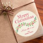 God jul Holly Berry Homemade Food Helgdag Baking Runt Klistermärke<br><div class="desc">Skapa klistermärken för att märka julprodukter,  kakor,  godis,  mattor,  party favors och annat med en snyggt,  en modern vattenfärg av grönt och röda bär på en blek av elfenbensbakgrund i rand och ett meddelande med chic.</div>