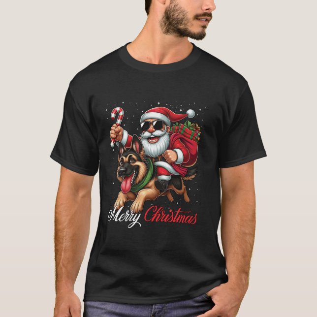 God jul Jultomten Riding a German Shephe T Shirt (Framsida)