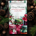 God jul konserverad med Kärlek Personlig Kökshandduk<br><div class="desc">Lägg till en liten charm i köket med personligens julhandduk. Den här handduken har en fin utformning av burk med helgdag-temat fylld med hemgjorda slitningar och firar den glädje som konservering innebär under julhelgen. Anpassa den med ditt namn för en speciell personlig beröring, skapar perfekt för ditt kök eller som...</div>