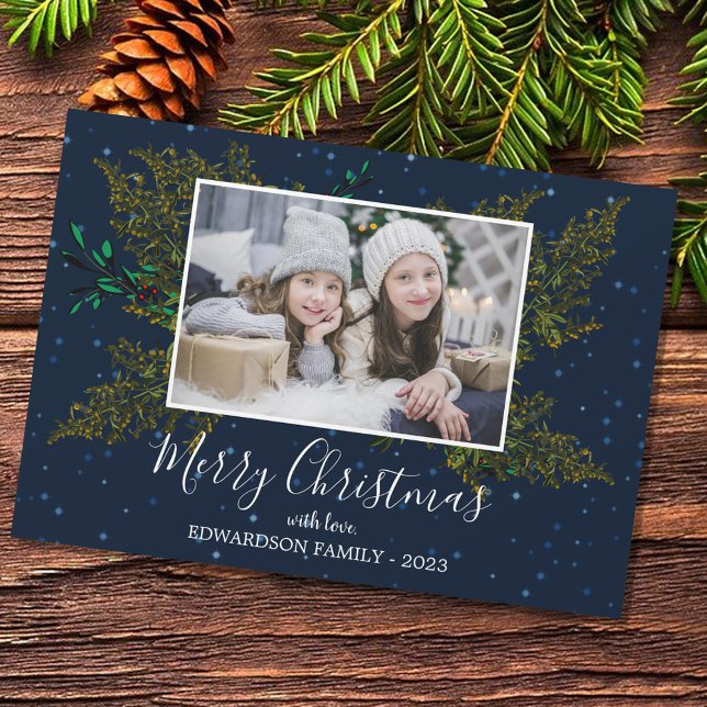 God jul-kort för Rustic-familjens fotokollage Julkort (Beautiful winter greenery, botanical Merry Christmas photo Holiday card. )