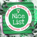 God Jul-lista, North Pole Mail Fyrkantigt Klistermärke<br><div class="desc">Bakgrund till Stripe mönster. En bra lista över Juletiketter för roligt av expressbrev till Nordpolen. Roligtens klistermärken att lägga till i barnpresenter! grönt</div>