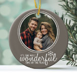 God jul - Mall för fotohälsningskort Julgransprydnad Keramik<br><div class="desc">Det är årets mest underbara tid! En enkel och modern helgdag som lyfter fram dina foton. Om du har problem med bilderna eller texten klickar du på anpassningsknappen så att du kan flytta runt sak och göra ändringar.</div>