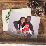 God jul Minimalistiskt H-foto 1F<br><div class="desc">Skicka ett anpassningsbar, personlig, enkelt, minimalistiskt och Chic Glad helg-kort med det här enkla Roligten Modern Minimalist God jul-fotokortet. Det här kortet har vågrät- eller liggande foto, vilket ger en unik och personlig beröring vid sidan av en enkel och minimalistisk design med din information. Det är en lyxnivådesign, så nära...</div>