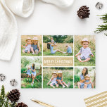God jul Modern Kraft Tan Photo Collage Julkort<br><div class="desc">Ett enkelt och modernt julkort i stil har sex (6) foton,  en anpassningsbar Julhälsningar och elegant rand på baksidan. Färg: Kraft / brun och vit</div>