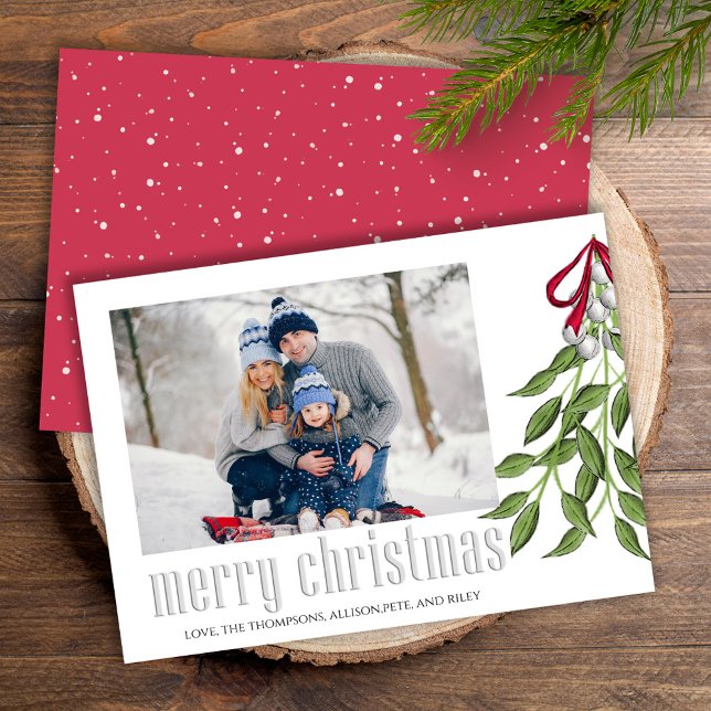 God jul Modern Simple Mistletoe One Photo Julkort (Merry Christmas whimsical greenery mistletoe holiday photo card.)
